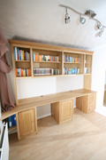 Office in Oak with Curved Desk and American Black Walnut Beading, Enlargement 10 (0.8 mb)